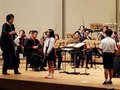 オーケストラ生演奏、間近で鑑賞　高岡の小学４年生、指揮者体験や合唱も