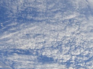 秋の空、立山がいつもより大きく見えたら