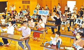 朝乃山 賜杯争いよくやった　呉羽地区住民「近い将来 必ず横綱」