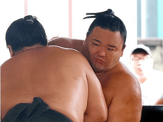 朝乃山いざ初日、ぶつかり稽古で汗