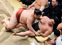 安青錦３敗目、熱海富士と並ぶ