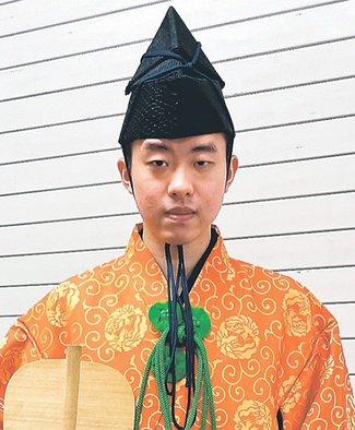 カラフル<br />大相撲 三段目行司・木村勝之介さん