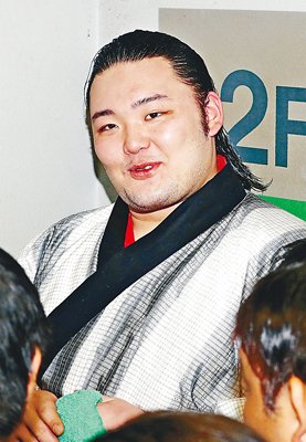 気引き締め「１０勝目指す」　快勝にも満足せず　新十両勝ち越し　