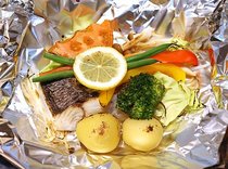 サワラといろいろ野菜の銀紙焼き