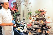 銅器・漆器でフレンチ　ホテルニューオータニ高岡、ものづくりのまち発信