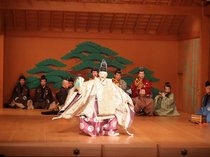 神秘的な舞、９０周年祝う　県宝生会秋季能楽大会