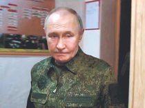 プーチン氏、迷彩服でロシア西部州入り　越境攻撃後初