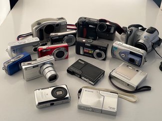 カメラ界に異変（下）　「トイカメラ」チープなのに価格爆上がり？　需要下支えする物欲旺盛な男たち