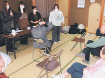食べやすい介護食紹介　富山福祉短大生、地元高齢者へ体験会　射水