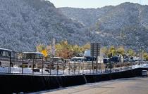 雪の山陽道渋滞、多数立ち往生