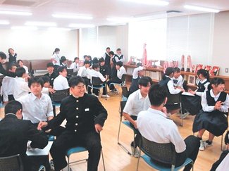 ＜学びや合言葉＞富山市岩瀬中学校<br />Ｈａｐｐｉｎｅｓｓ！！　～幸せの連鎖～