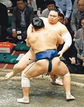 朝乃山、栃煌山に寄り切られ連敗　「もっと攻める」