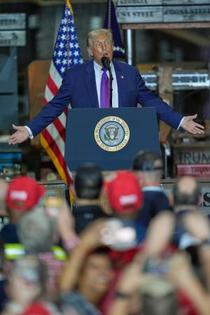 トランプ大統領、経済上向き主張