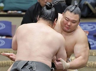 朝乃山３勝目、勝ち越しにあと１勝　大相撲夏場所８日目