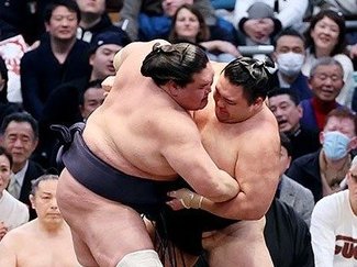 朝乃山、横綱照ノ富士に敗れ２敗　大相撲春場所３日目