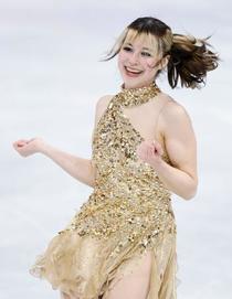 父は亡命者、中国当局の監視も