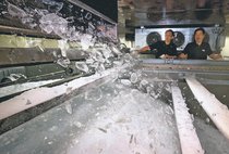 ＜涼ＳＣＥＮＥ２０２５＞巨大製氷機（富山市掛尾町）<br />納涼祭へフル回転