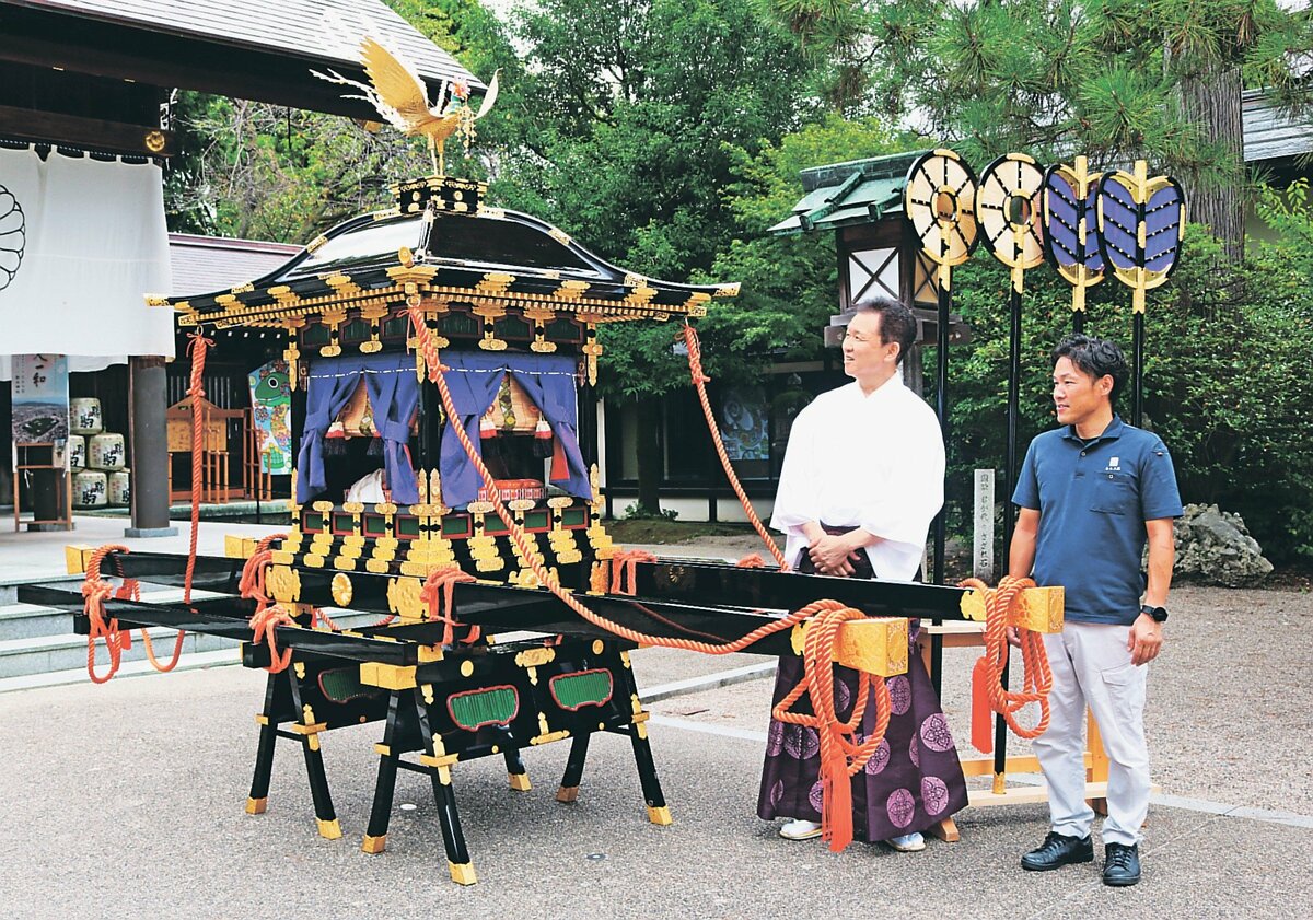 御鳳輦」完成披露 射水神社遷座150年｜北日本新聞webunプラス