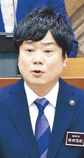 角田高岡市長「震災、必ず乗り越える」　市議会で再選出馬表明