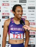 女子２００で井戸が大会新