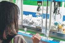 「遊べるコンビニ」　拡大へ　ファミリーマート、景品ゲーム設置５０００店