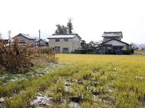 富山・婦中でクマに襲われ夫婦けが　４日未明、新聞配達中に民家玄関前