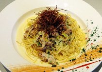 ボイルチキンとネギクリームパスタ