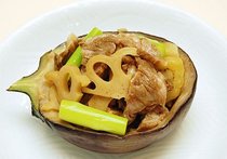 丸ナス釜　牛バラ肉とレンコンのいためもの
