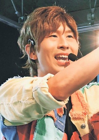 けさの人<br />「サインシンガー」として手話で思いを伝える強力翔（ごうりき・かける）さん