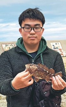 釣果はいけん<br />カサゴ体長２６センチ　関大隼（やまと）さん（１６）砺波市鷹栖