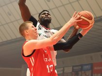 グラウジーズ大敗　三遠に７７－１１０