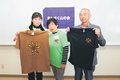結束強めるＴシャツ完成　「まんさく山の会」５０人達成記念、県西部登山愛好者ら着用