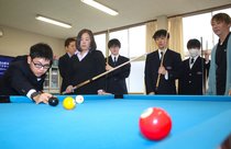 新川高にビリヤード部創設　聖地目指し協会が支援