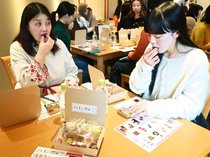 バレンタイン前にチョコ試食　富山大和、お勧め紹介