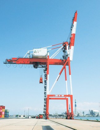 被災クレーン復旧　富山新港、修理費１億円
