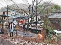 縁起物燃やし無病息災祈る　高岡・物部神社左義長