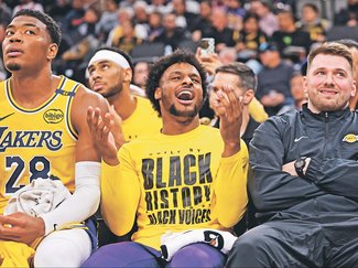 レーカーズ、衝撃トレード　八村にはプラスか