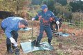 「モミジの里」願い苗木８０本植樹　氷見・鞍川倶楽部