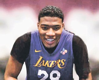 レーカーズの八村「準備できている」　２０日からプレーオフ１回戦