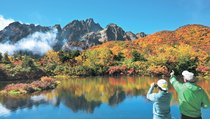 <とやまの紅葉2025 山岳編>仙人池<br />裏剱 水面に映え