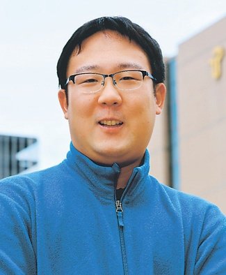 カラフル<br />県立大大学院１年・小野司さん