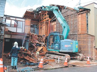 被災家屋の公費解体促進へ業者仲介、実施は申請の２割止まり　県議会予算特別委