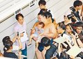 朝乃山をサイン攻め　大相撲魚津場所　