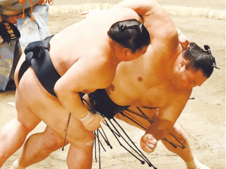 朝乃山、元大関対決制す　大相撲夏場所１４日目、照ノ富士が８度目優勝