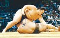 石橋、力強い投げで５勝目　大相撲九州場所１４日目