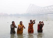 インドの騒ぎ、原因は「放尿」