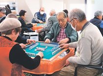 伊野さん（射水）初Ｖ　県健康マージャン本社杯