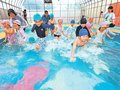 水遊びに歓声　富山・晴雲幼稚園、一足早くプール開き