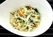 三色野菜のそぼろわさびあえ