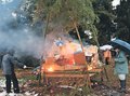 平穏な一年へ炎に願い込め　富山・熊野神社で左義長まつり